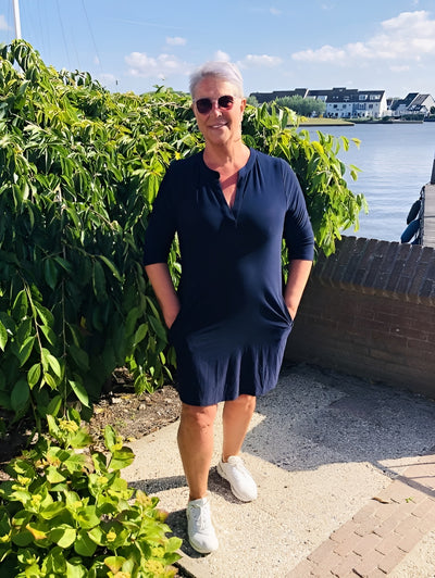 Janelle™ | Flattering V-neck Dress with Pockets