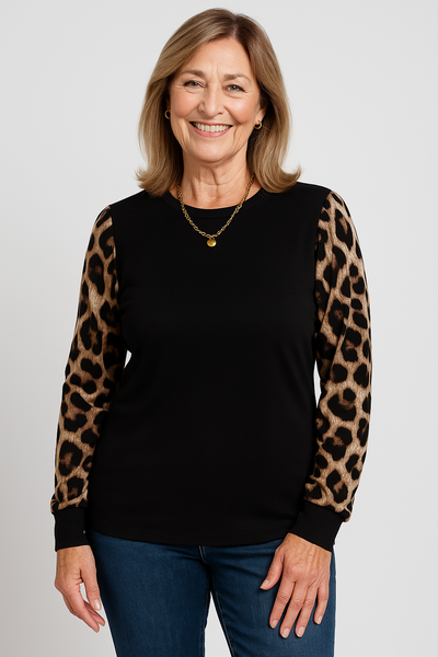 Venna™ | Flattering Leopard Top
