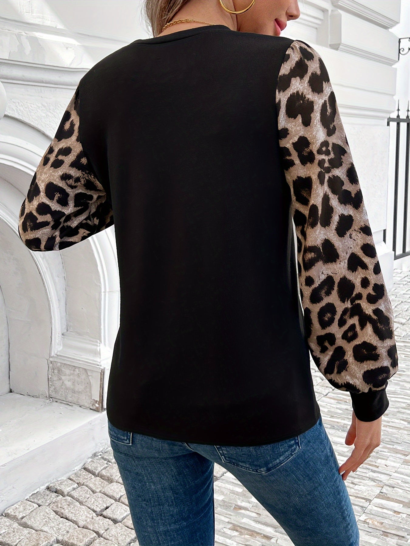 Venna™ | Flattering Leopard Top