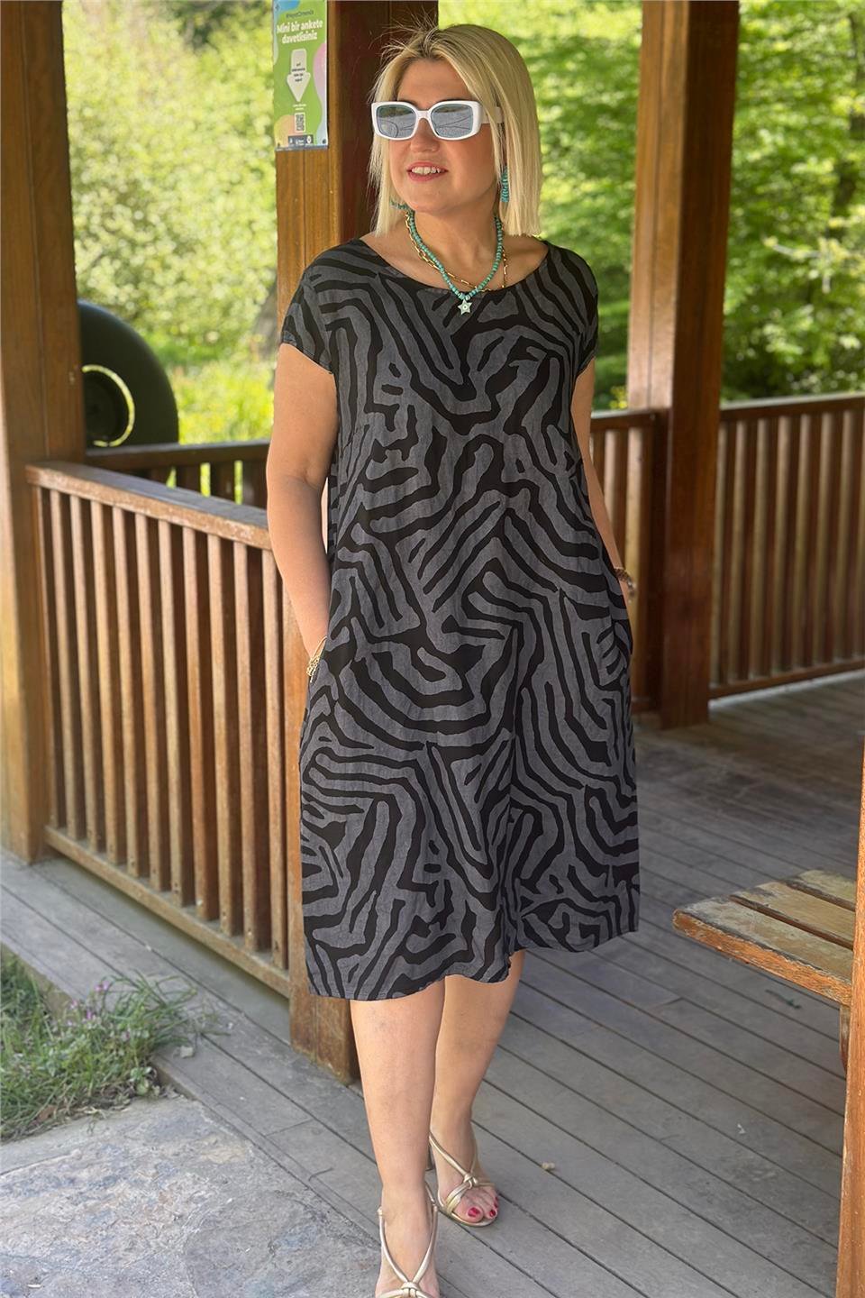 Solene™ | Flattering Zebra Dress